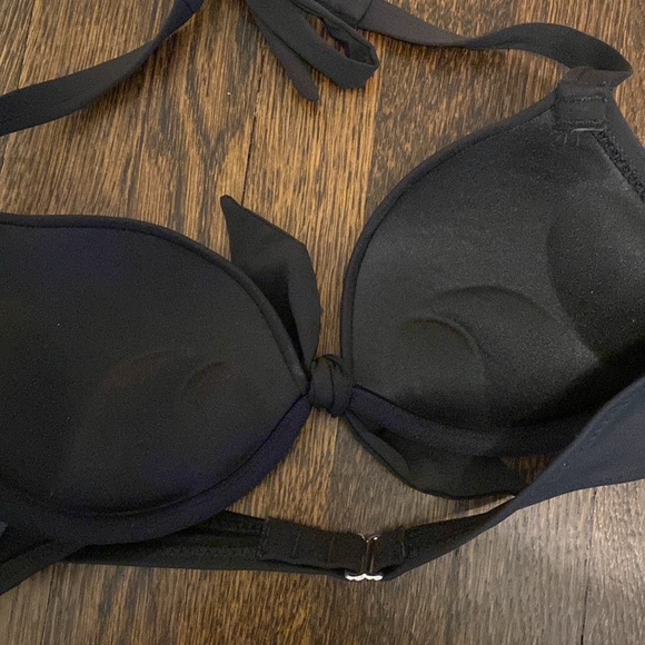 H&M Black super push black bikini top. Size 32b. - Picture 4 of 4